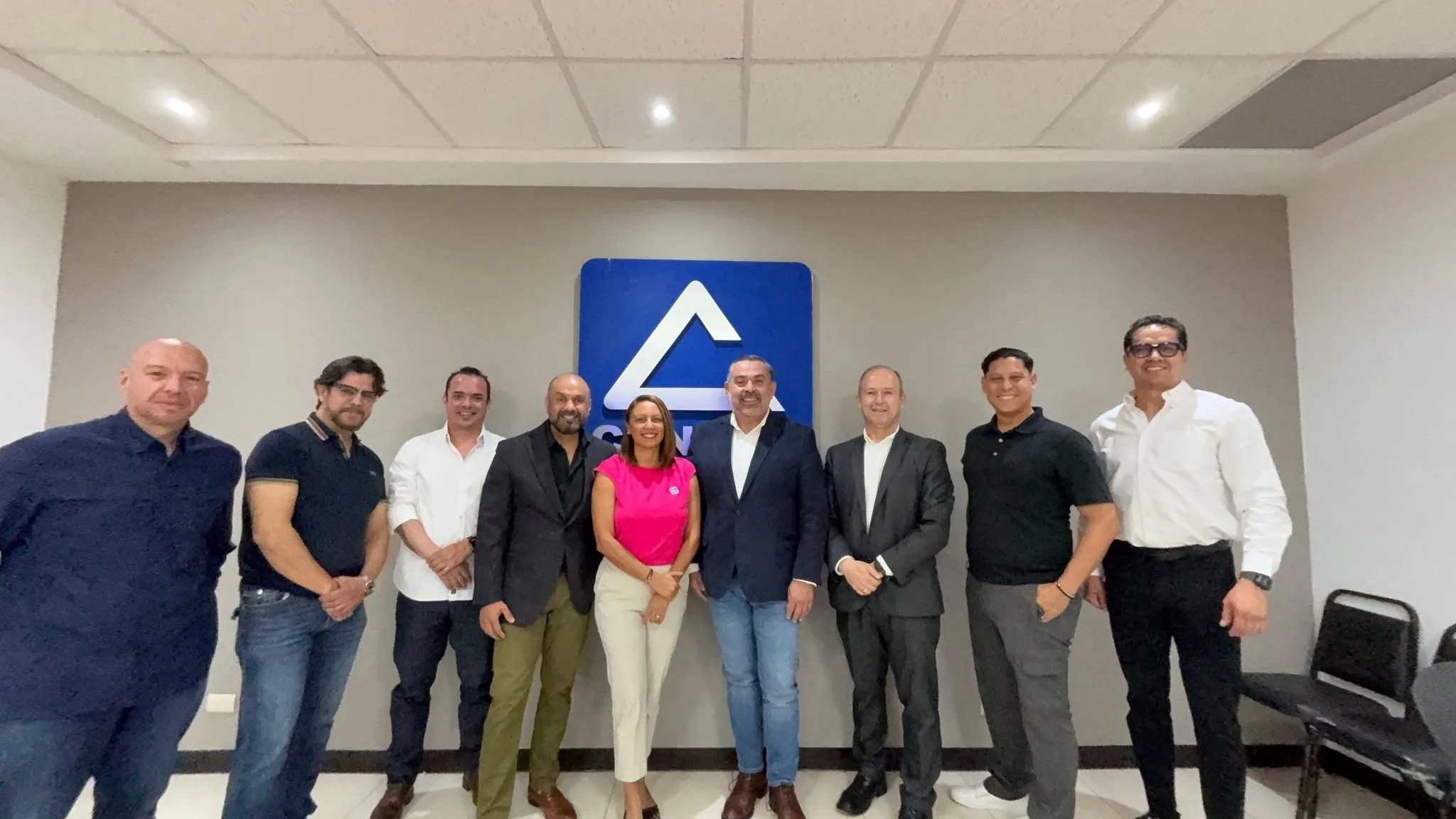 The specialised software section standing together at CANACO Ciudad Juárez